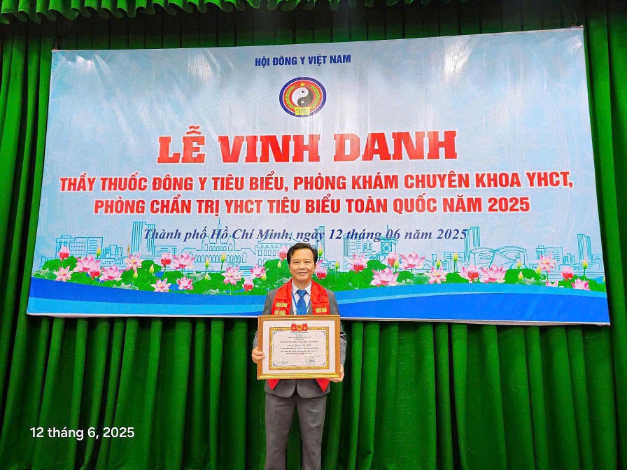 Lương y Nguyễn Văn Minh: Thầy thuốc đông y tiêu biêu toàn quốc.